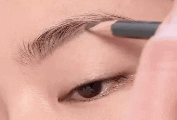 Song Hye Kyo, Son Ye Jin và Suzy cứ trang điểm đậm là nhan sắc bị dìm-6