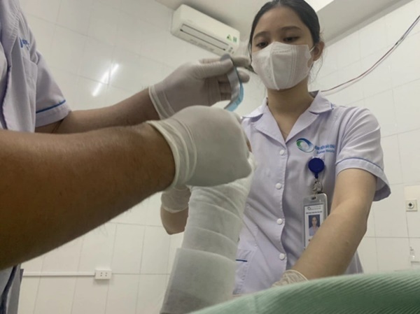 Lời kể của nhân chứng vụ hành khách bị đánh gãy tay vì đòi xuống xe-2