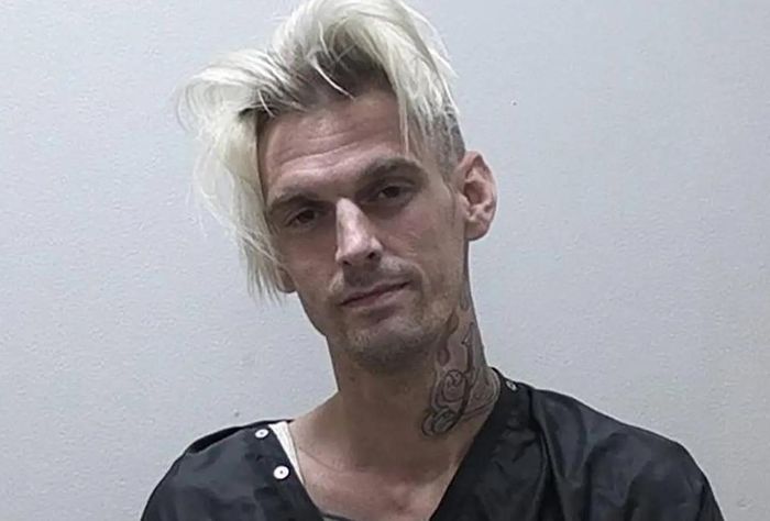 Đỉnh cao và vực sâu của Hoàng tử nhạc Pop-4