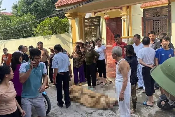 Vụ 3 con gái mang xăng đốt nhà mẹ đẻ: 3 nạn nhân bỏng nặng, người mẹ tiên lượng xấu-2