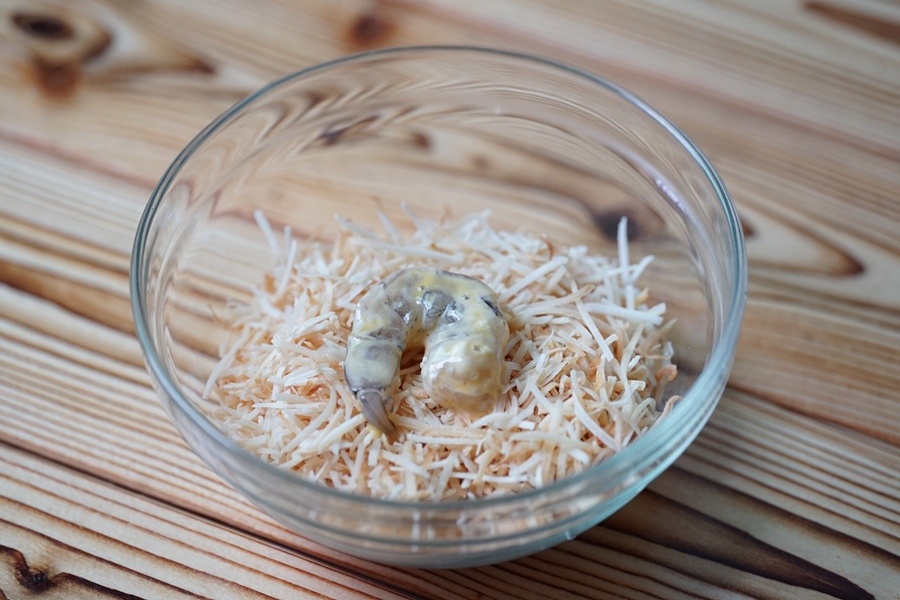 Dùng nồi chiên không dầu làm món tôm chiên giòn thơm mà lành mạnh-5