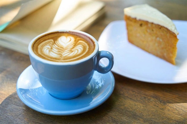 Lý do không nên uống cà phê ngay khi mới ngủ dậy-1