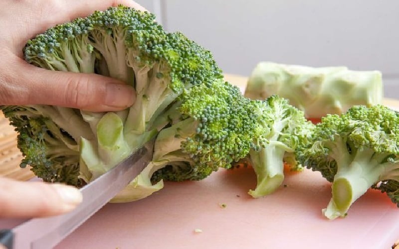 Súp lơ đừng chỉ rửa với nước muối, thêm 2 thứ này bao nhiêu bụi bẩn trôi sạch-1