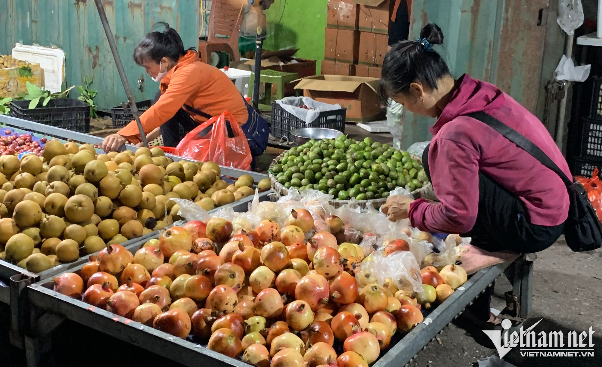 ‘Bóc giá’ trái cây Trung Quốc tại chợ đầu mối-5
