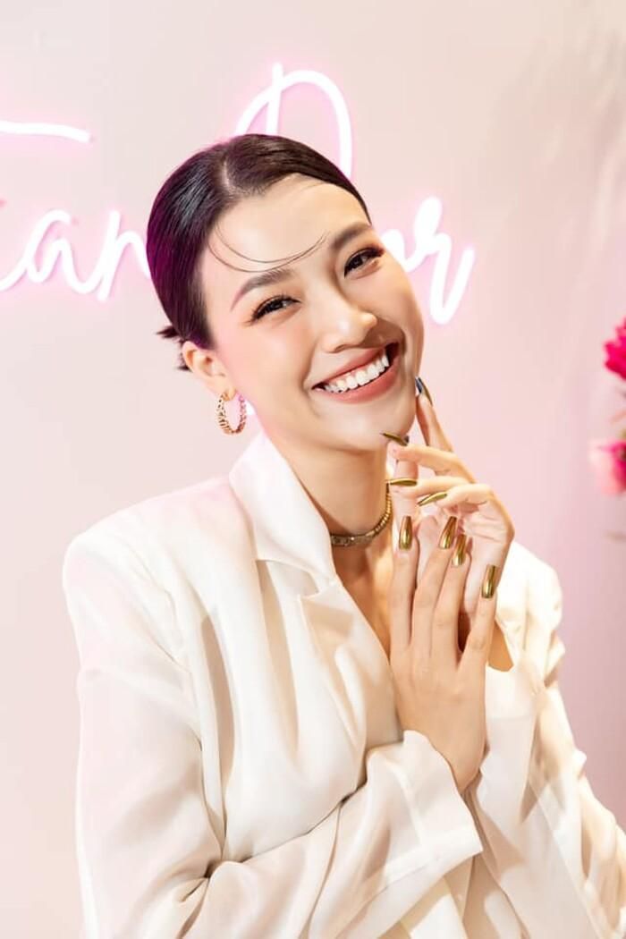 MC Hoàng Oanh rưng rưng nước mắt vì sự hiểu chuyện của con trai-3