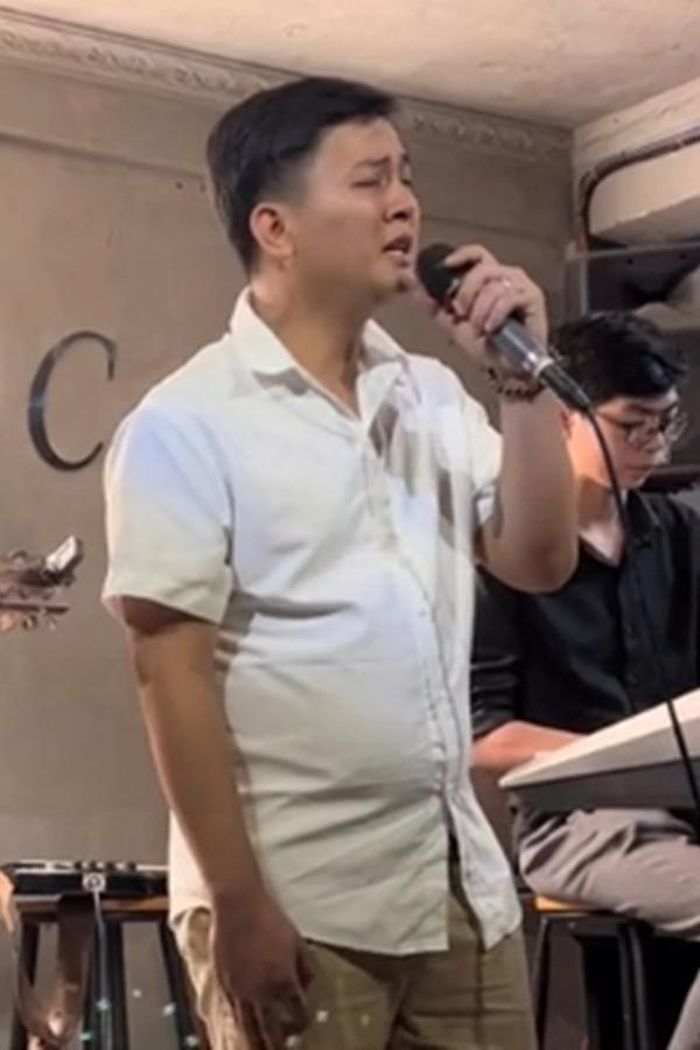 Hoài Lâm quỳ gối để làm điều đặc biệt với fan sau đêm diễn-5