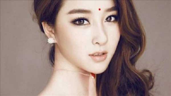 Nốt ruồi son trên mặt phụ nữ nói gì về chủ nhân của nó?-2