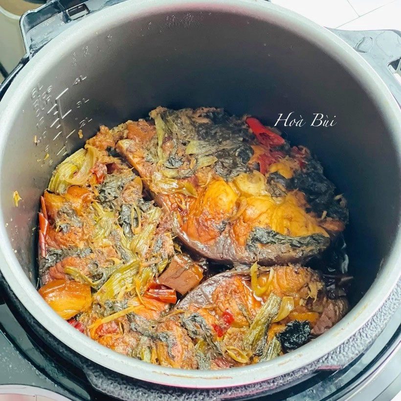 Cách làm cá trắm kho dưa ngon chuẩn vị bằng nồi áp suất-2