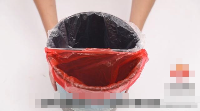 Dán nắp chai bia lên băng dính giúp giải quyết ngon ơ rắc rối khiến nhiều người bực mình-19