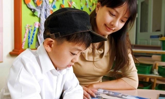 Tại sao bạn càng khen ngợi, trẻ càng thụt lùi? Câu trả lời bất ngờ của các nhà tâm lý học-3