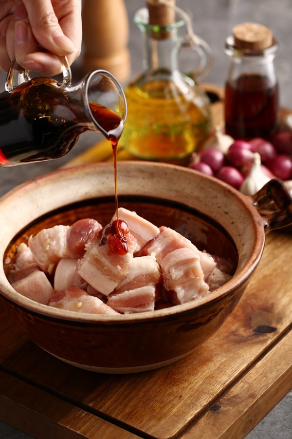 Có công thức này chị em thực hiện thành công món thịt kho tiêu đậm đà, đưa cơm-1