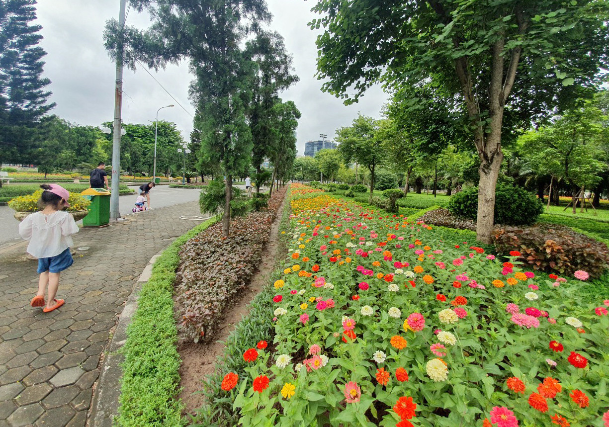 Hà Nội thí điểm phá rào, không bán vé ra vào 3 công viên-4