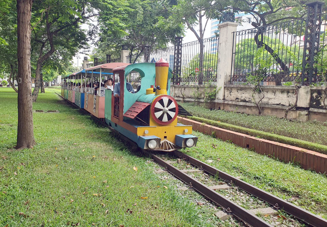 Hà Nội thí điểm phá rào, không bán vé ra vào 3 công viên-2