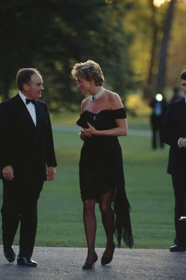 Mỹ nhân và những chiếc váy báo thù Diana tỏa sáng như nữ thần trước tin  Charles ngoại tình Angelina Jolie và Jennifer Aniston đều đẹp hơn sau khi  chia tay Brad