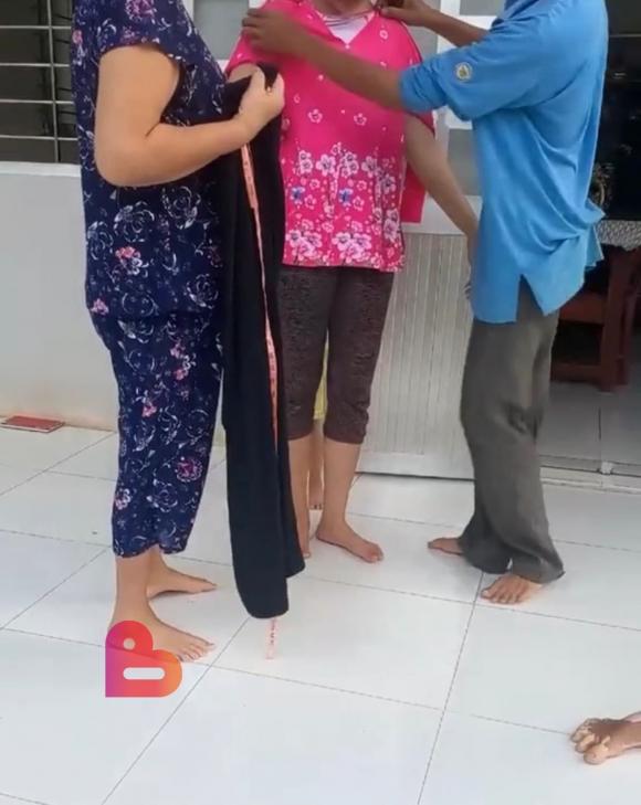 Đi giao hàng quần áo, shipper khóc thét vì cả nhà đưa thước ra đo, chính xác từng cm mới nhận đồ-4