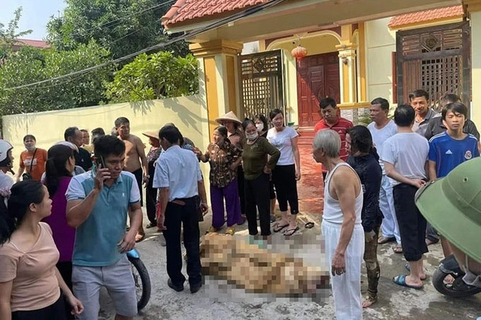 Vụ 3 con gái mang xăng đốt nhà mẹ đẻ: 3 nạn nhân bỏng nặng, người mẹ tiên lượng xấu-1