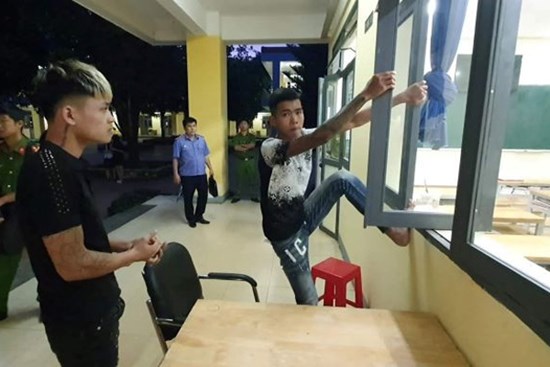 Thanh niên rủ bạn vào trường cũ trộm 16 máy tính rồi mang bán khắp trong Nam, ngoài Bắc