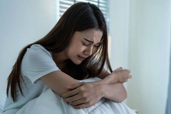 Chồng say nửa đêm lết về nhà, thấy tin nhắn trong điện thoại chồng, vợ chỉ muốn ly hôn