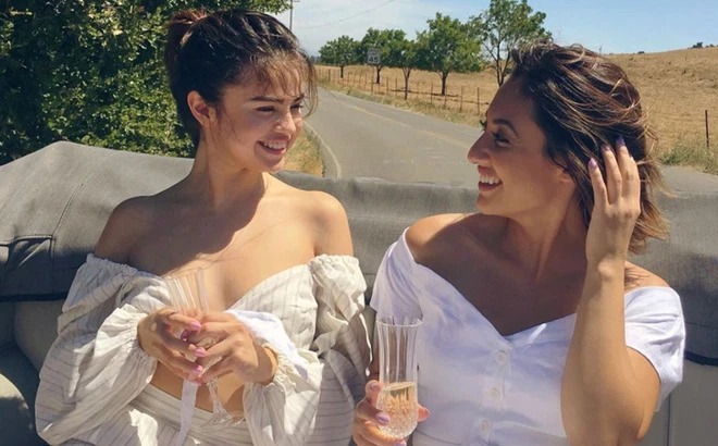 Selena Gomez và Francia Raisa: Tình bạn 15 năm tựa cổ tích, hiến thận cứu giúp lúc bệnh tật, ai dè đầy drama đằng sau-11