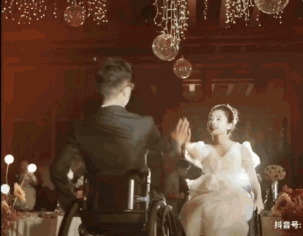 Chuyện tình cặp vũ công ngồi xe lăn nổi tiếng ở Trung Quốc-2