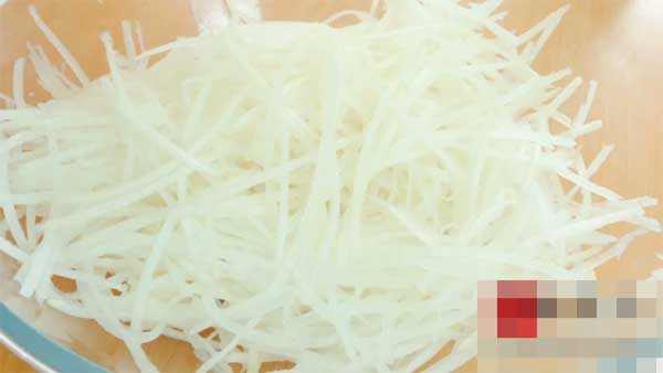 Mách chị em cách làm bánh củ cải thơm ngon, đầy đủ dinh dưỡng, ăn mùa này quá hợp-7