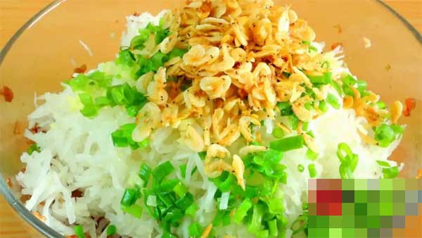 Mách chị em cách làm bánh củ cải thơm ngon, đầy đủ dinh dưỡng, ăn mùa này quá hợp-10