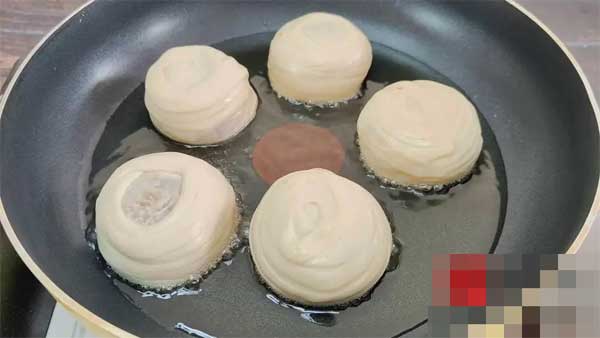 Mách chị em cách làm bánh củ cải thơm ngon, đầy đủ dinh dưỡng, ăn mùa này quá hợp-15