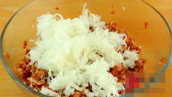 Mách chị em cách làm bánh củ cải thơm ngon, đầy đủ dinh dưỡng, ăn mùa này quá hợp-9