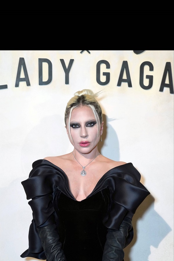 Mốt đeo găng tay chiếm lĩnh thảm đỏ-6