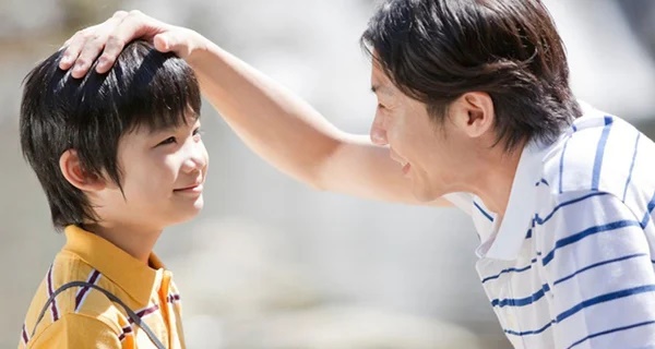 Con có 3 biểu hiện này, lớn lên rất có hiếu với cha mẹ: Có 1/3 điểm thôi cha mẹ cũng mừng-1