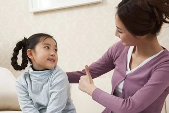 Con có 3 biểu hiện này, lớn lên rất có hiếu với cha mẹ: Có 1/3 điểm thôi cha mẹ cũng mừng