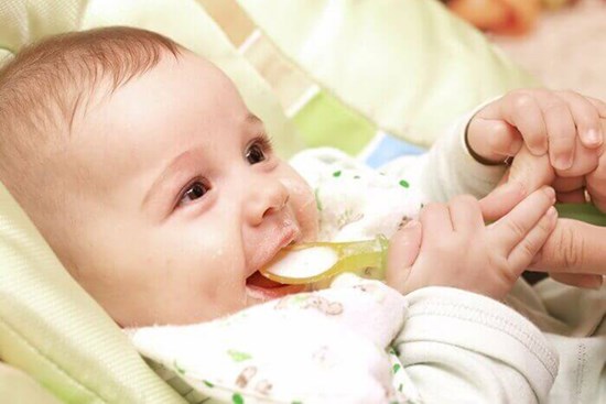 Lợi ích của ăn dặm truyền thống và cách lựa chọn thực đơn cho bé 6 tháng tuổi