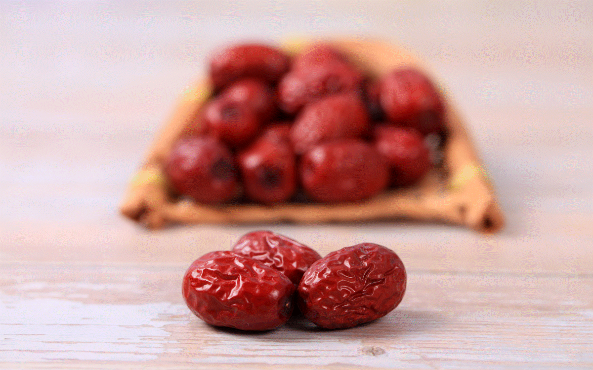 Công thức trà dưỡng sinh tự làm đơn giản tại nhà từ táo đỏ-2