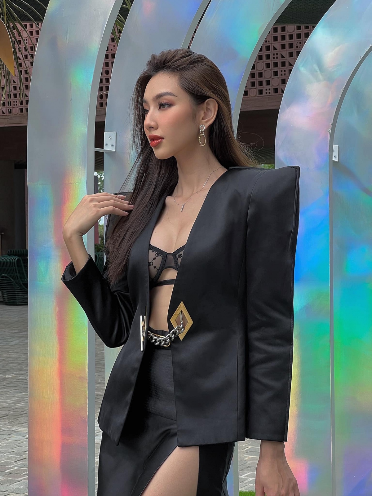 Hoa hậu Thùy Tiên diện đồ hở bạo lộ nội y nóng bỏng-4