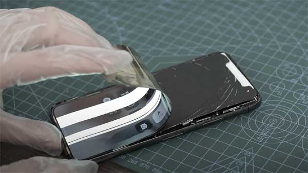 iPhone gập đầu tiên trên thế giới-2