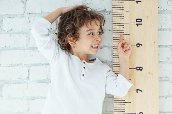 So với đói nghèo thì trẻ lớn lên trong 3 kiểu gia đình này là bất hạnh lớn nhất, đó là kiểu nào?-3