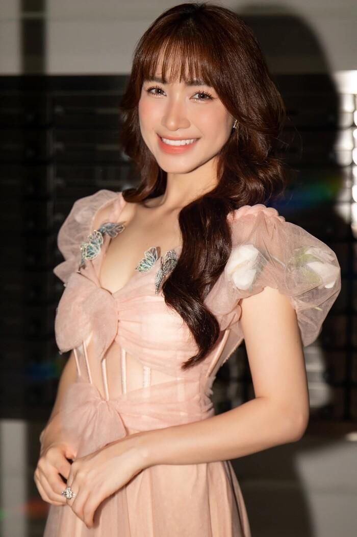 Hòa Minzy bị hủy hàng loạt đơn hàng sau khi lấn sân sang livestream bán hàng-1