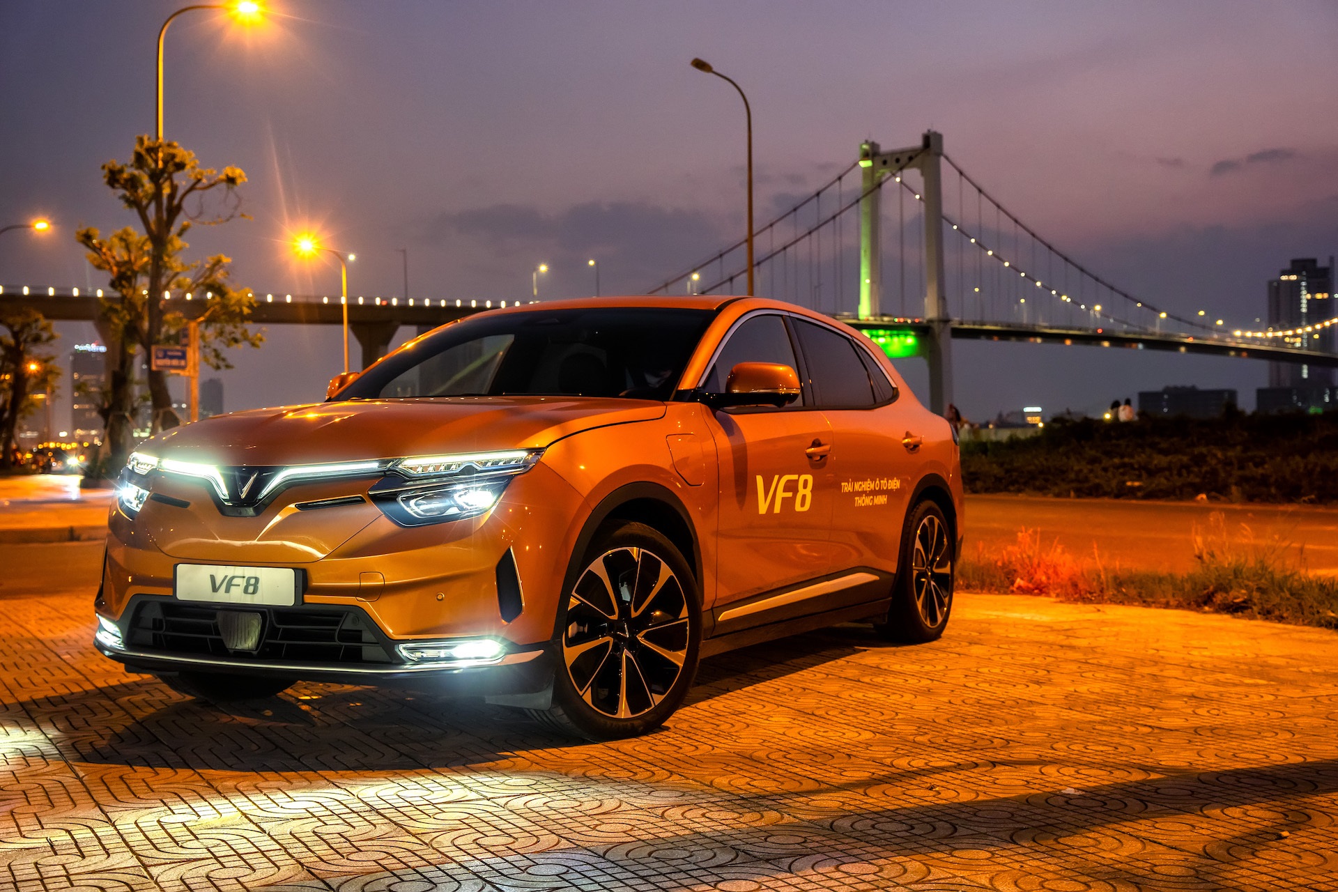 Chuyên gia xe thế giới đánh giá về VF 8: ‘Một mẫu xe tinh tế và ấn tượng’-1