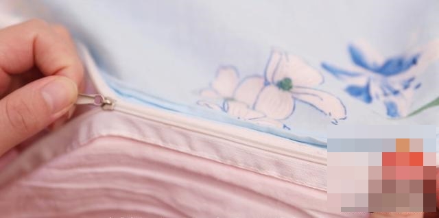 Dây kéo trên vỏ chăn bị hỏng, đừng tốn tiền thay mới, chỉ với một mẹo đơn giản này là có thể sửa dễ dàng-5