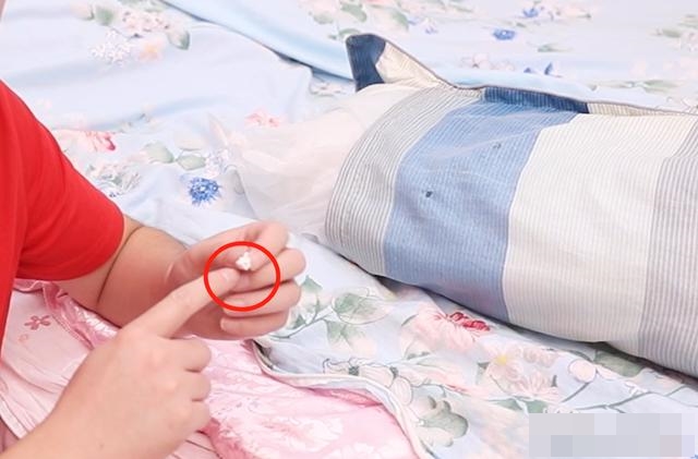 Dây kéo trên vỏ chăn bị hỏng, đừng tốn tiền thay mới, chỉ với một mẹo đơn giản này là có thể sửa dễ dàng-11