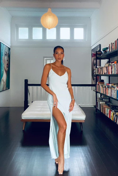 Cựu siêu mẫu Bằng Lăng hé lộ hình ảnh biệt thự cổ siêu sang tại Singapore-4