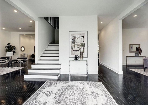 Cựu siêu mẫu Bằng Lăng hé lộ hình ảnh biệt thự cổ siêu sang tại Singapore-21