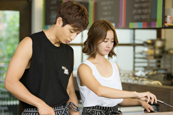 Những mối quan hệ khác giới, ngoài tiền bạc, điều gì có thể khiến phụ nữ trung niên ấn tượng nhất?-2