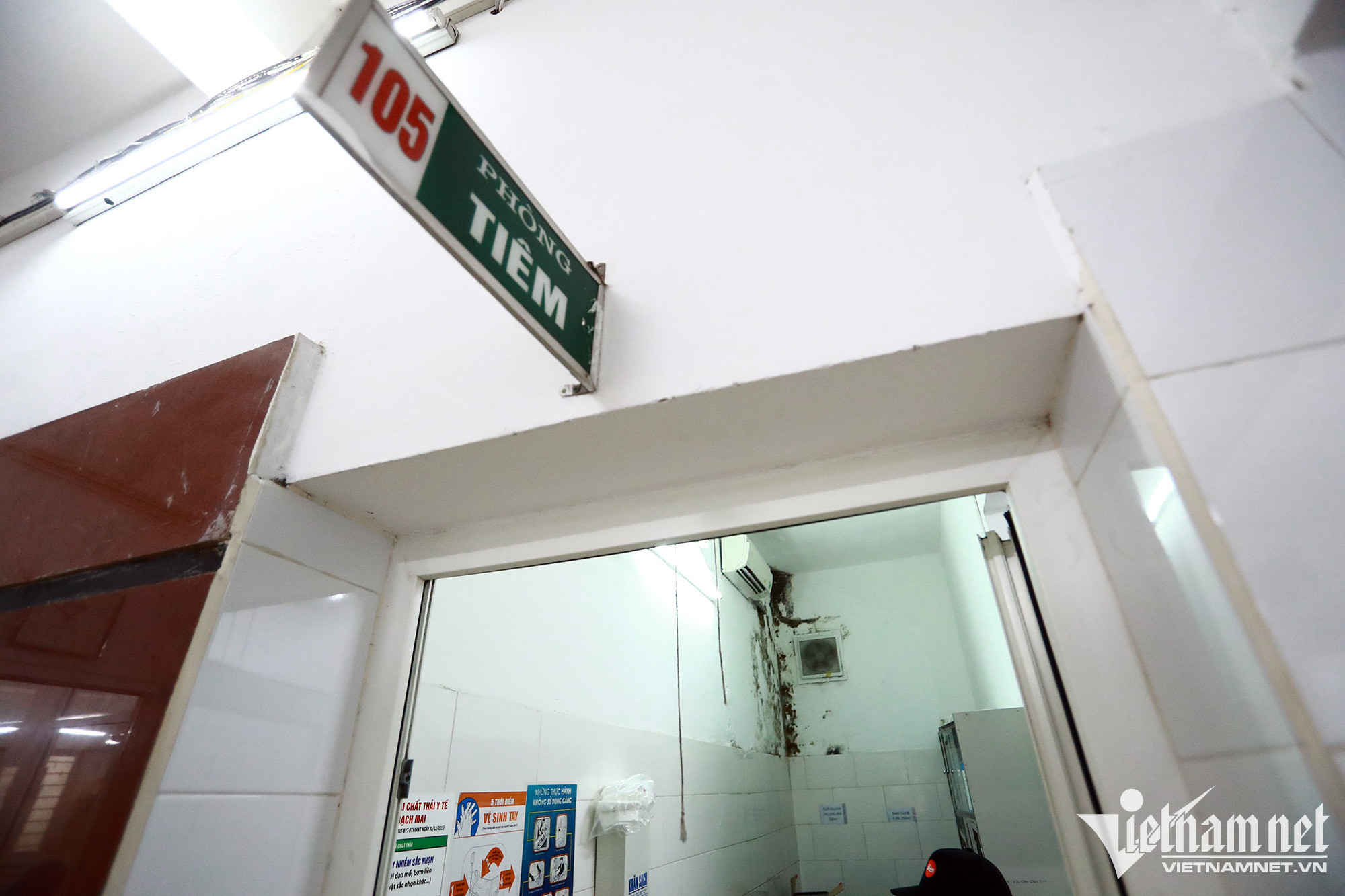 Cảnh xuống cấp, quá tải ở Bệnh viện Bạch Mai-3