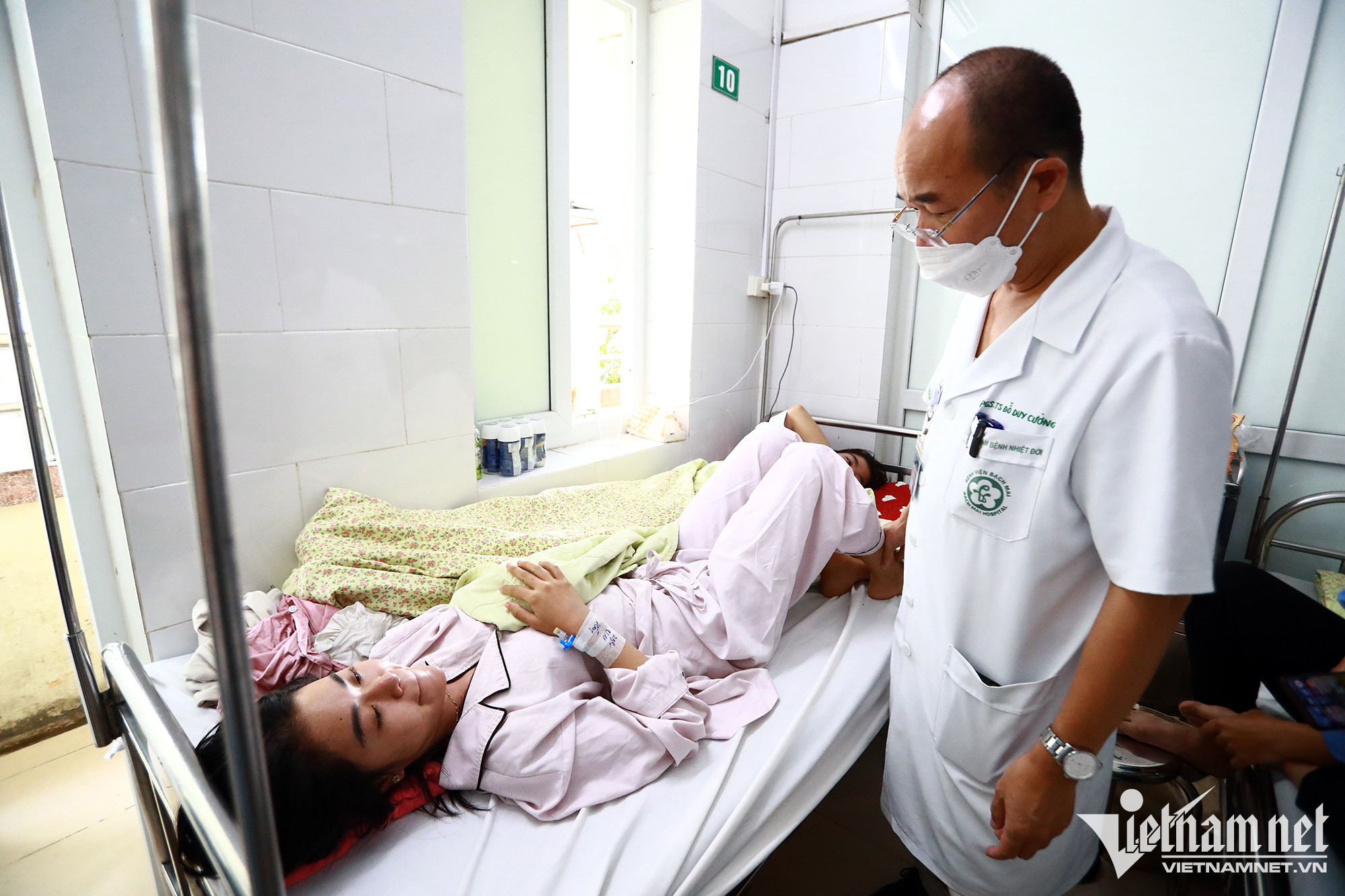 Cảnh xuống cấp, quá tải ở Bệnh viện Bạch Mai-9