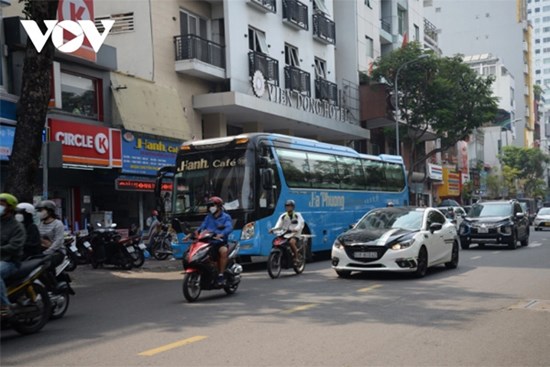 Cấm xe khách giường nằm vào nội thành TP.HCM: Cần có lộ trình và làm thí điểm