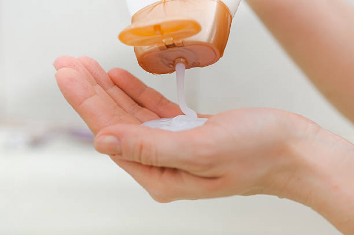Những thói quen gây hư tổn tóc, bạn đã biết chưa?-4