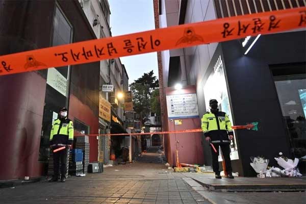 Sĩ quan cảnh sát liên quan thảm kịch Itaewon bất ngờ qua đời-1