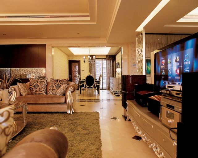 Biệt thự 5 sao của Ngô Kỳ Long và Lưu Thi Thi: Phòng tắm vương giả, ngoại thất được trời xanh mây trắng nắng vàng bao phủ-1