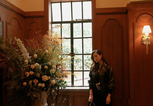 Biệt thự 5 sao của Ngô Kỳ Long và Lưu Thi Thi: Phòng tắm vương giả, ngoại thất được trời xanh mây trắng nắng vàng bao phủ-6